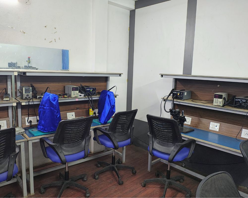 Laptop Repairing Lab