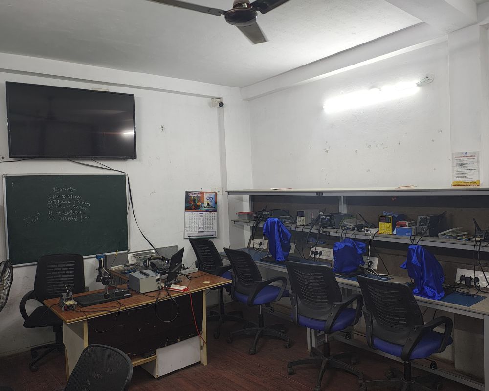 Laptop Repairing Lab