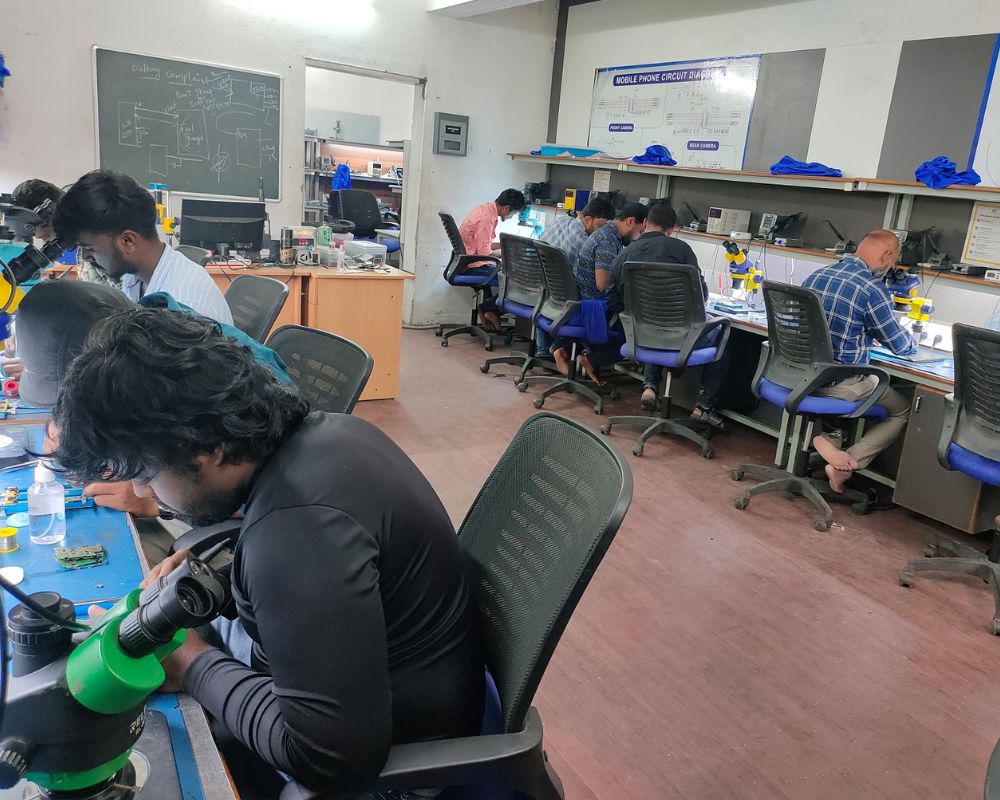 mobile service technician training at e-careerpluz in Madurai