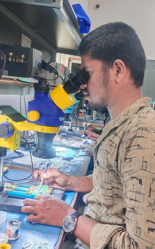 smartphone repair techniques course at e-careerpluz in Madurai