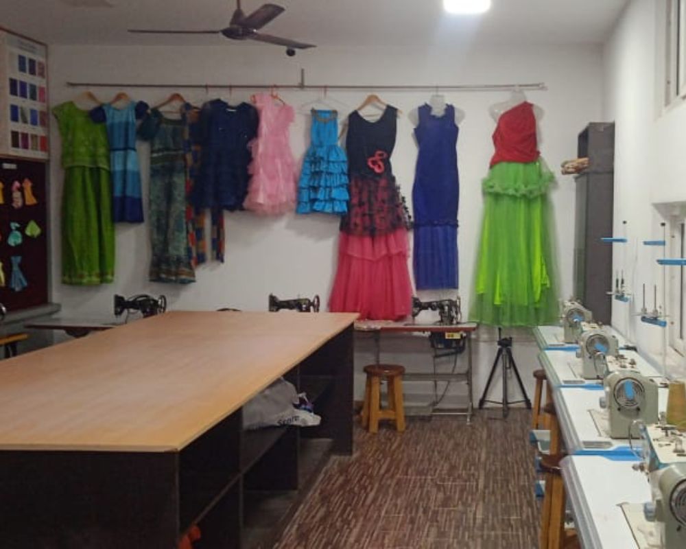 basic tailoring techniques training course at e-careerpluz in Madurai