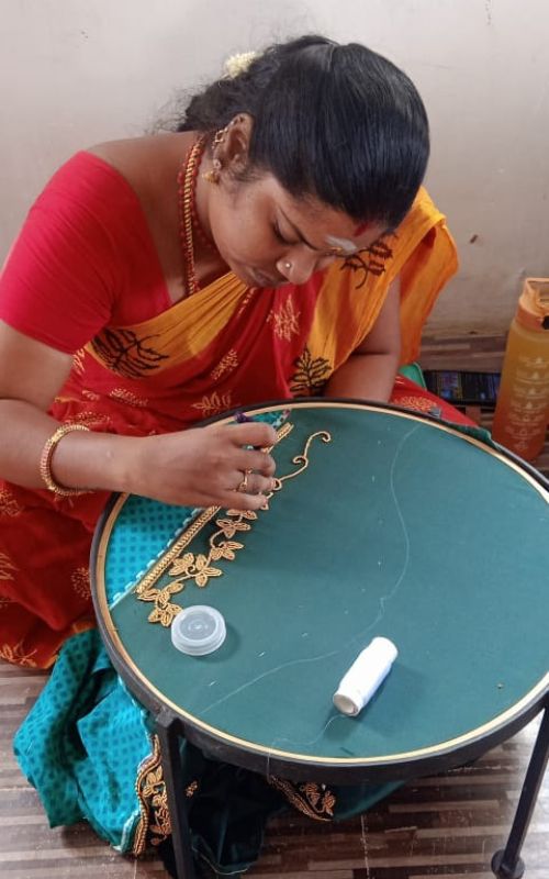 advanced aari embroidery techniques training course at e-careerpluz in Madurai